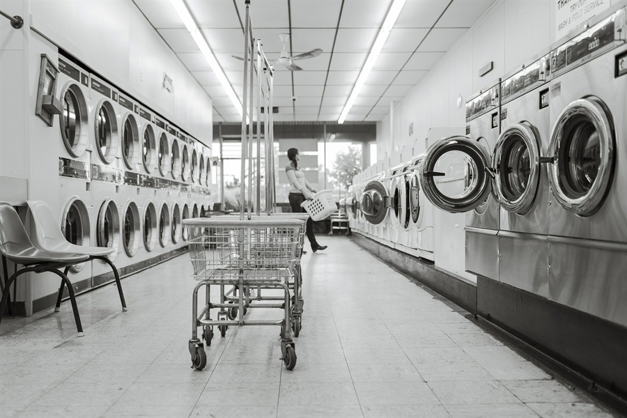 17 Pros and Cons of Owning a Laundromat