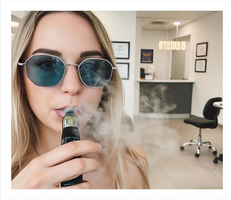 Vaping, Smoking and Oral Health: What You Need to Know