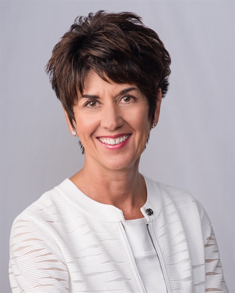 287: CJ DuBe | The simple concepts and tools to gain TRACTION in your practice.