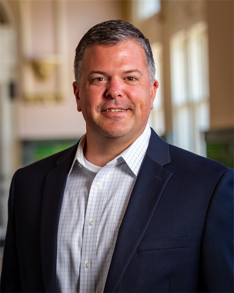 Employee vs. Contractor: Choosing the Right Model When Hiring an Associate Dentist 