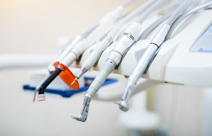 Navigating the Market: Insights into Buying Dental Equipment for New Clinics