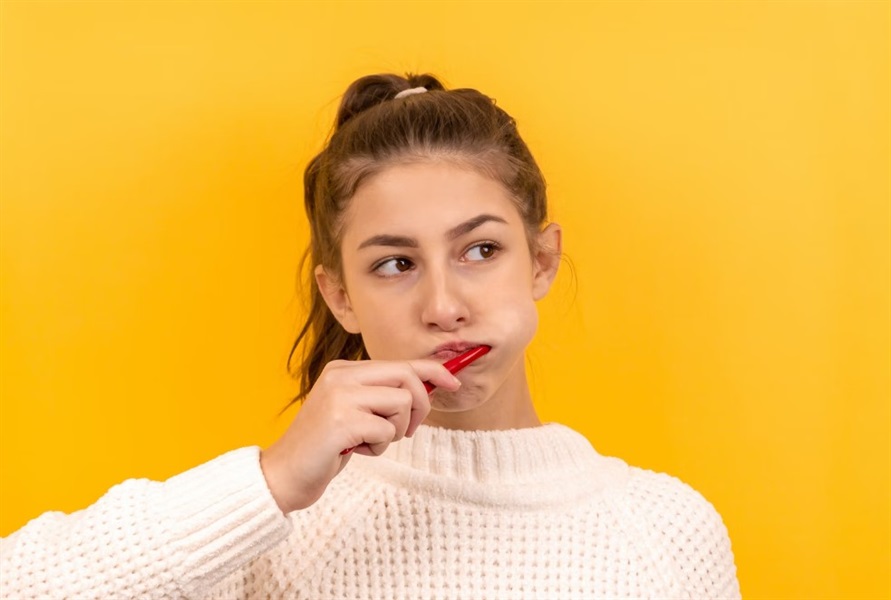 7 Dental Hygiene Hacks for Busy Students