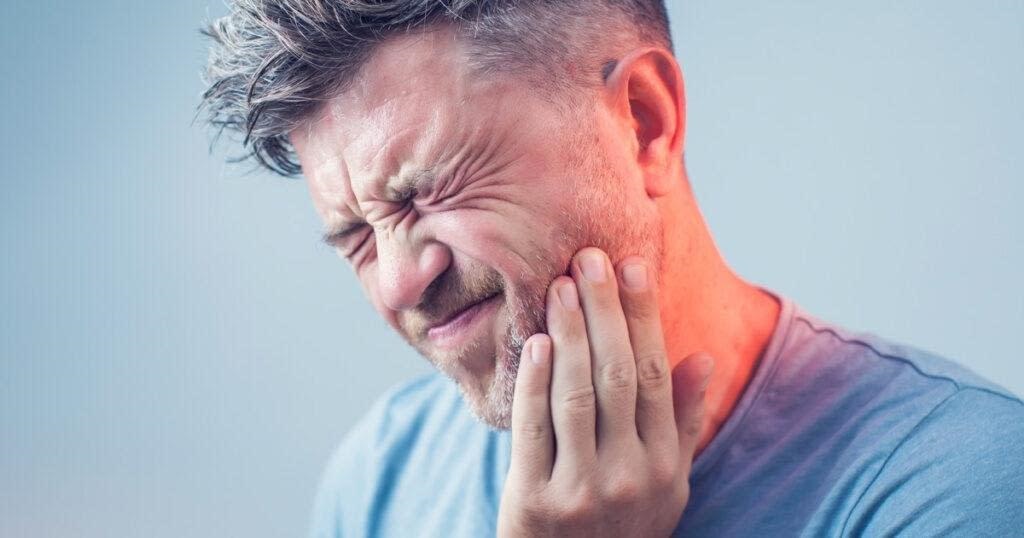 6 Signs You May Need to Visit a Dentist