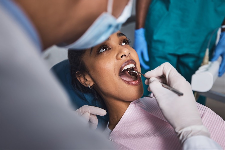 6 Weighty Reasons to See a Dentist ASAP