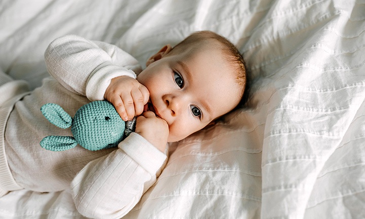 8 Practical Ways to Comfort Your Teething Baby