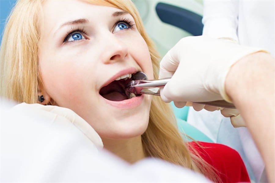 7 Things No One Tells You About Getting a Tooth Pulled