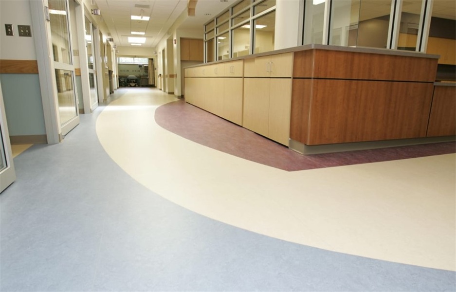 Top Performance Features of Medical Homogeneous Flooring for Hospitals and Clinics