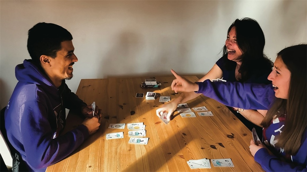 5 Ways Poker Smiles Improve Dental Health