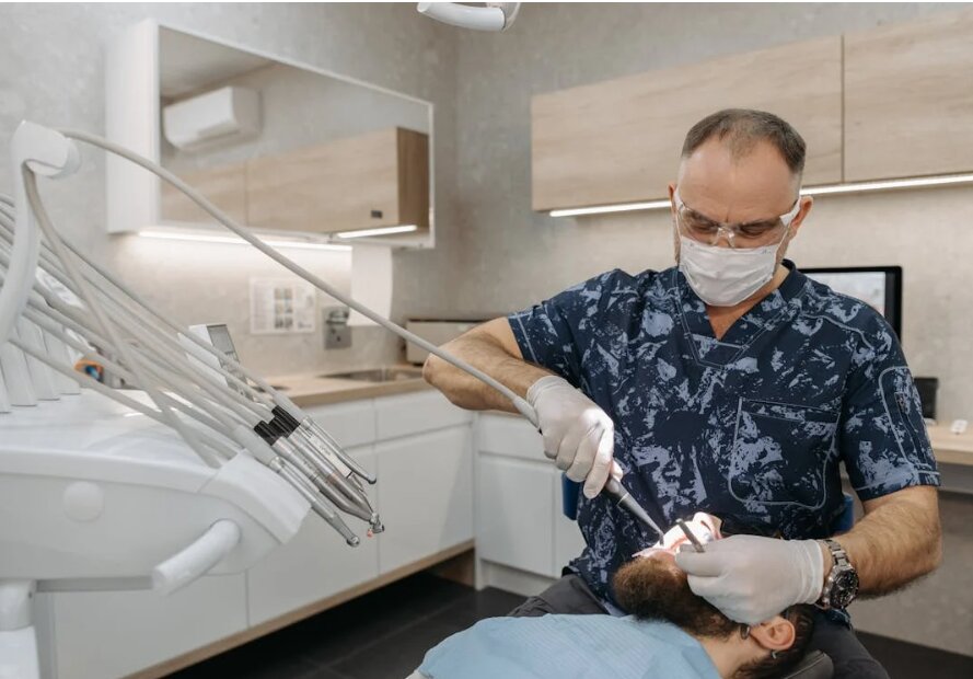 Why It Pays to Choose a Specialist for Dental Implants